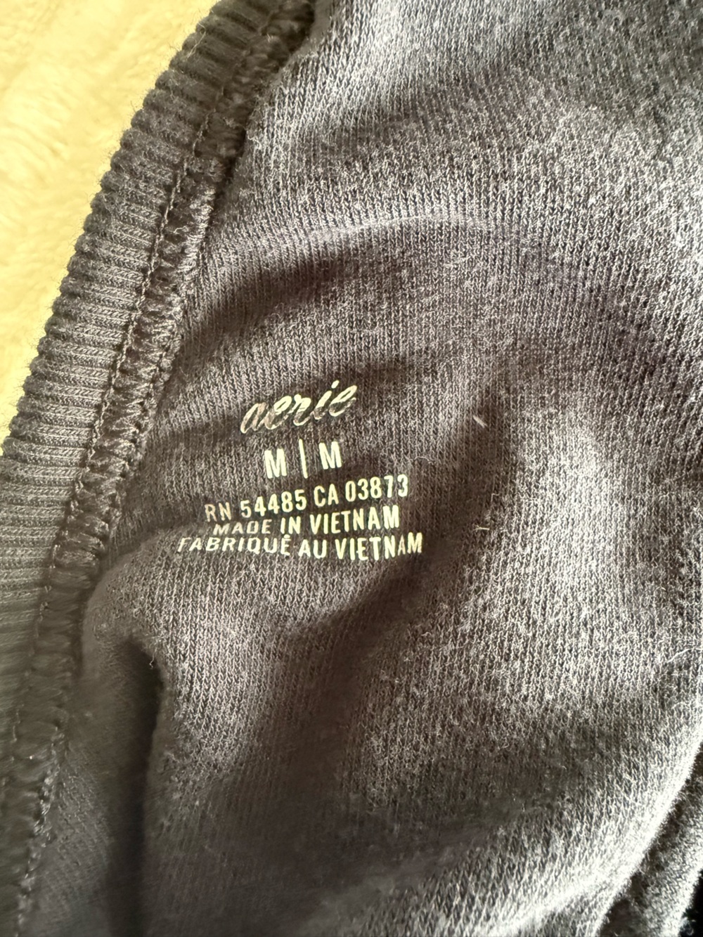 aerie Black Long Sleeve Cinch Front Top - Picture 3 of 3